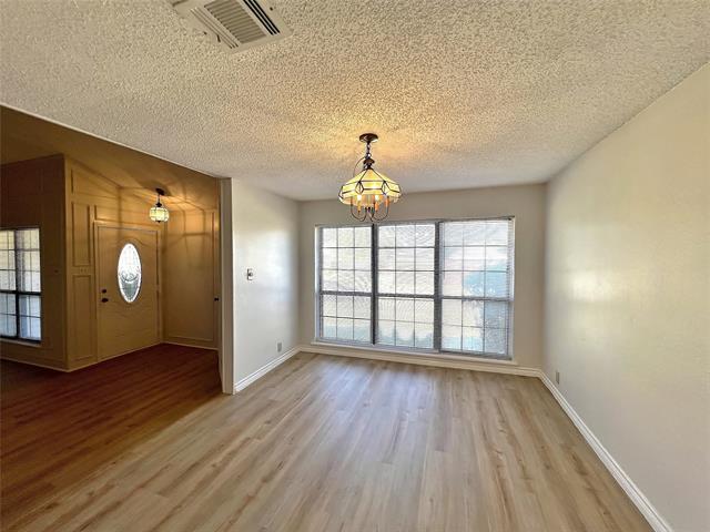 Building Photo - 404 Lincoln Dr