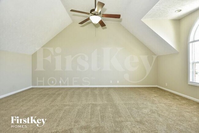 Building Photo - 712 Winding Bluff Way