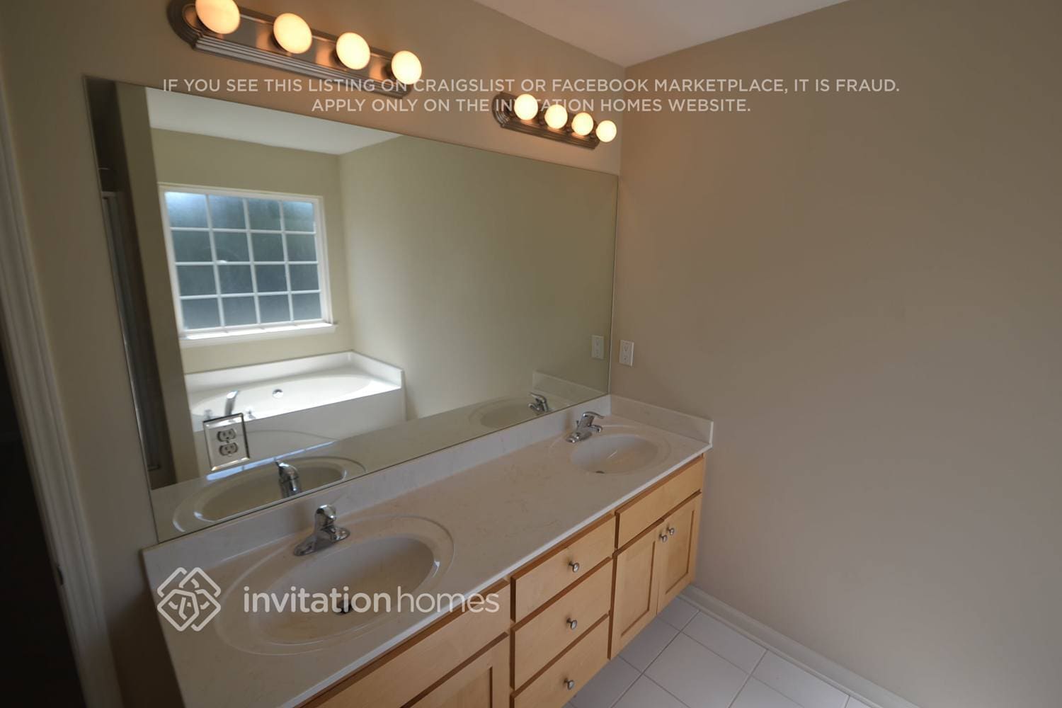 Building Photo - 909 Lakeside Ct