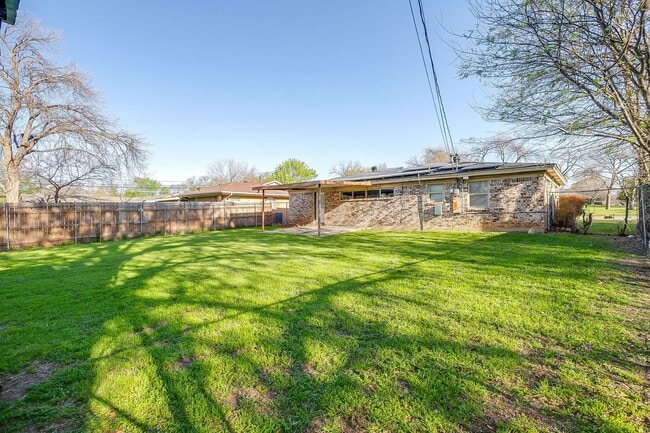 Building Photo - Great 4 Bed, 2 Bath Rental Available for New Tenants- 76134