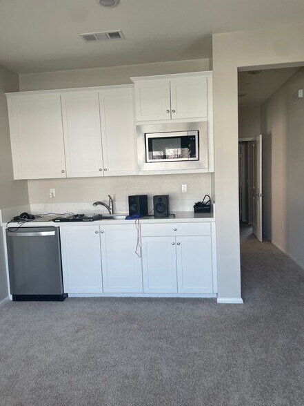 Building Photo - 35289 Sorenstam Dr