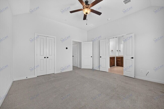 Building Photo - 8728 Ice House Dr