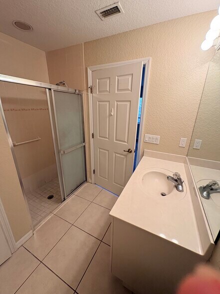 Building Photo - 533 Wayne Ave