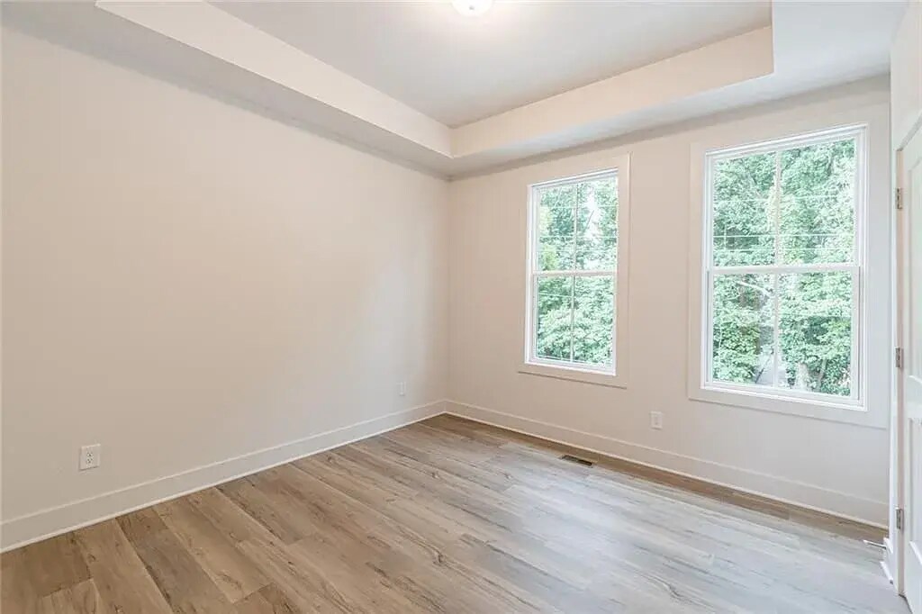 Building Photo - 912 Spencer Ave