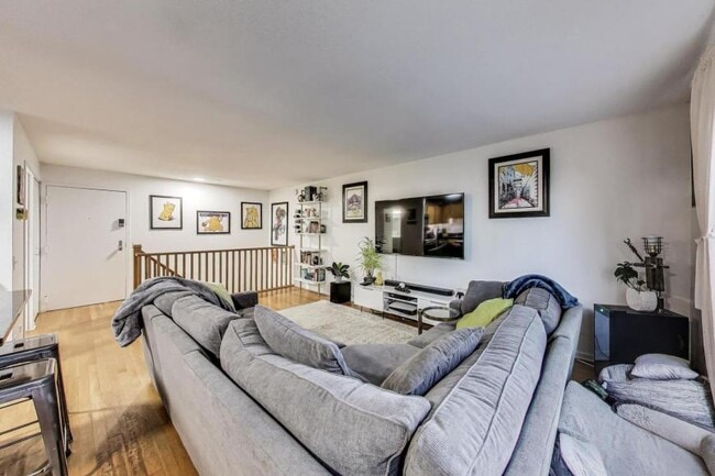 Building Photo - 2 bedroom in Chicago IL 60613