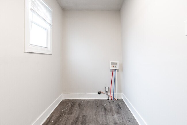 Building Photo - 2424 N Gratz St
