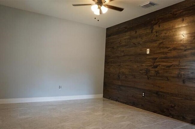 Building Photo - 4222 Cicada Ln