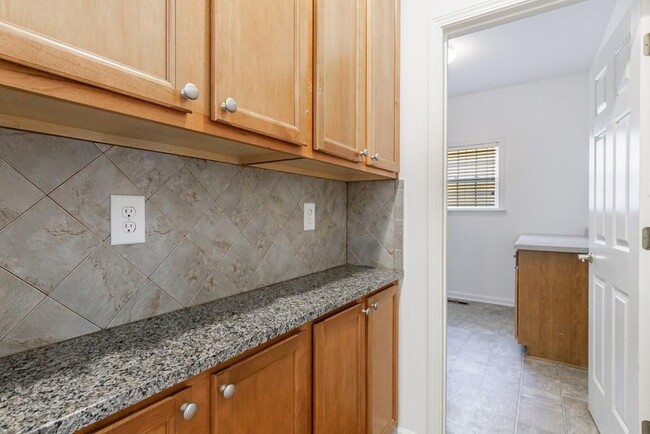 Building Photo - 279 Collins View Ct