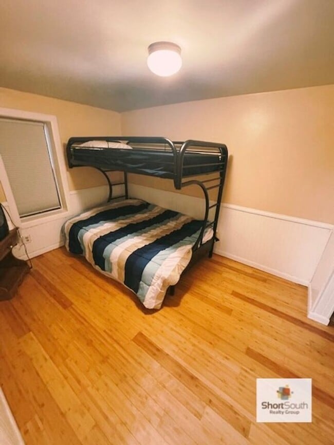Building Photo - Fully Furnished 1.5 bath home in Muskegon ...