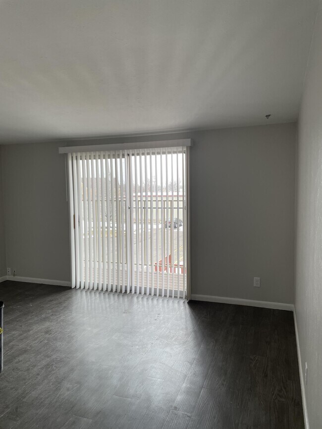 Building Photo - 2611 27th St