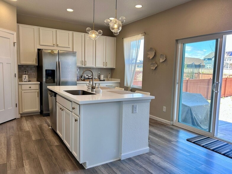 Building Photo - 551 W 175th Pl