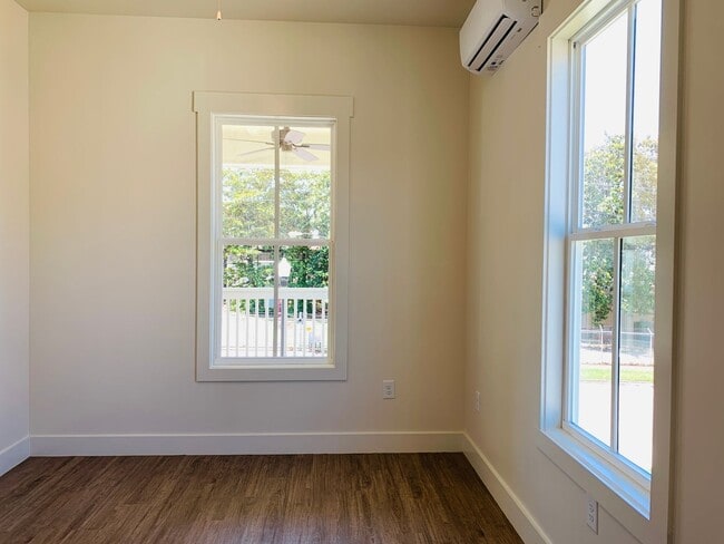 Building Photo - 713 Jefferson St