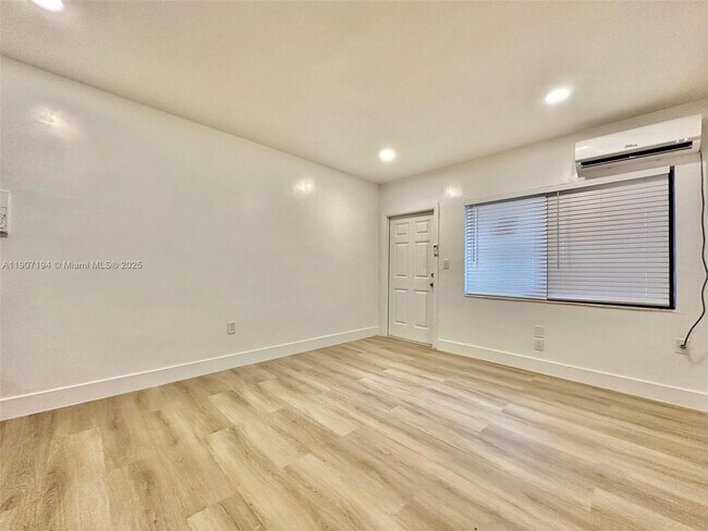 Building Photo - 5545 N Miami Ave