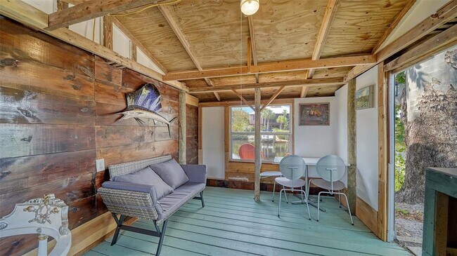 Building Photo - 641 Coral Dr