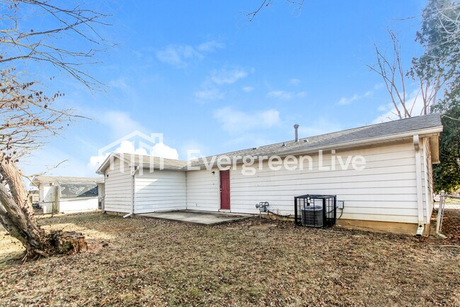 Building Photo - 8426 Montery Rd