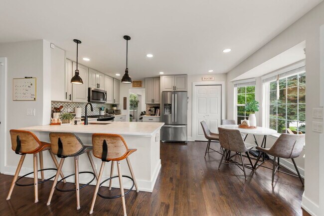 Building Photo - 3404 Interlochen Ln