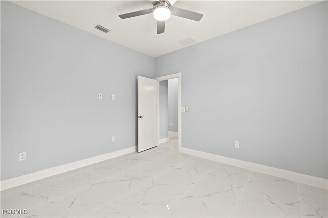 Building Photo - 3733 15th St W
