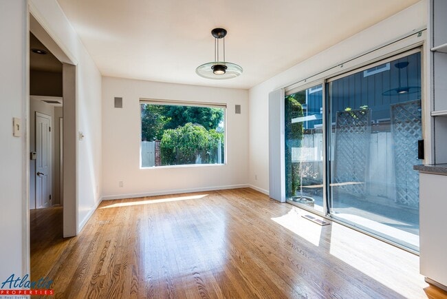 Building Photo - Charming Atherton Home | Desirable Locatio...