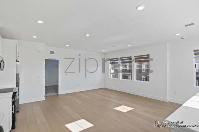 Building Photo - 53 W San Francisco Dr