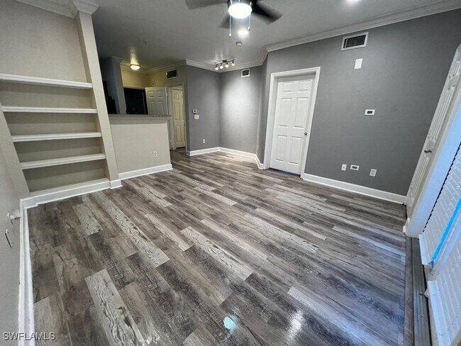 Building Photo - 202 E South St