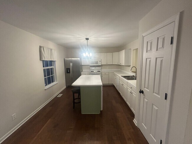 Building Photo - 510 Huntington Ridge Dr
