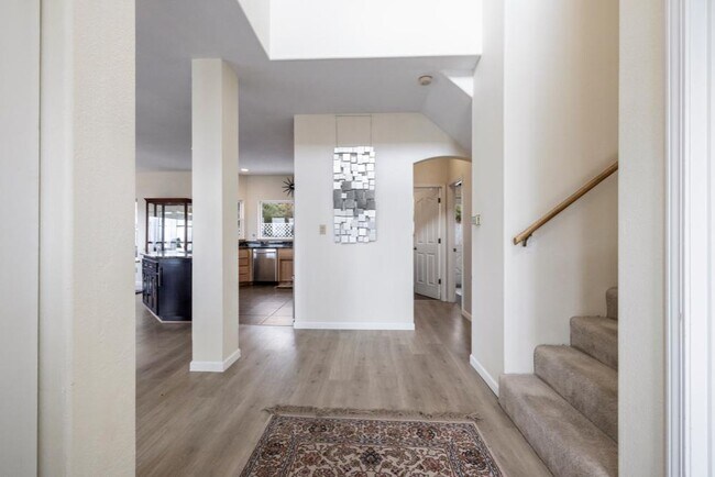 Building Photo - 5663 Basin View Dr