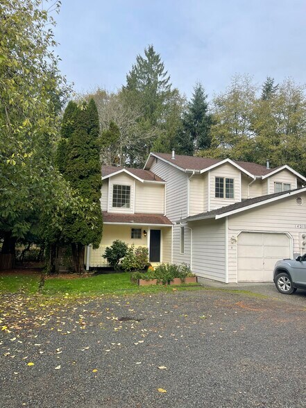 Building Photo - 14210 Beverly Park Rd