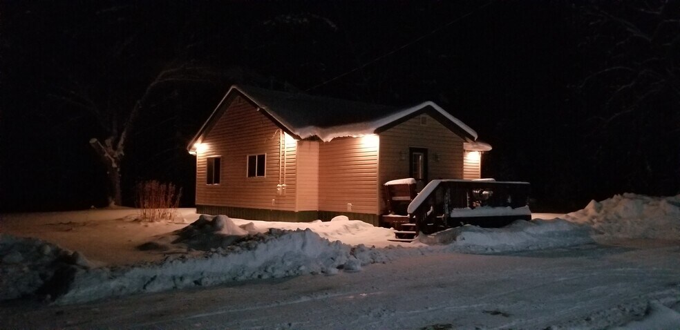 Building Photo - 1596 Schmidt Rd