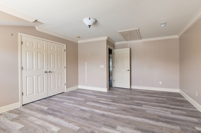 Building Photo - 4316 Summercrest Blvd