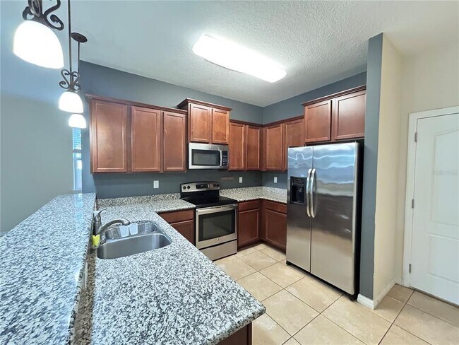 Building Photo - 2000 Traders Cove