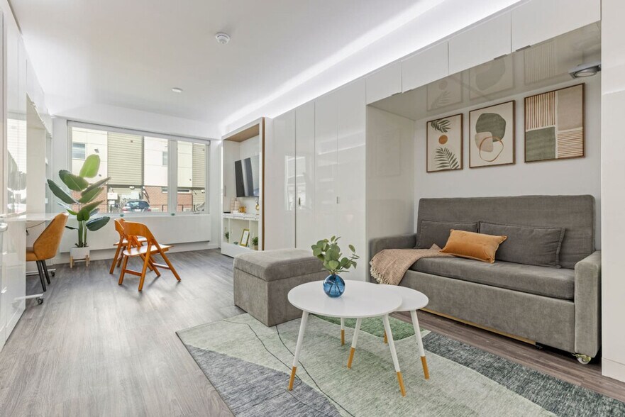 Building Photo - 12607 Larchmere Blvd