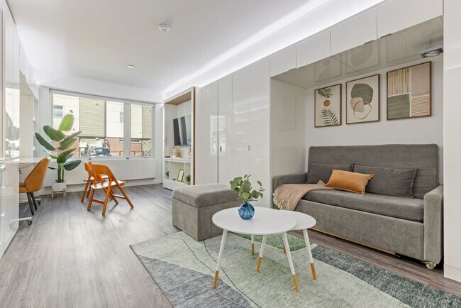 Building Photo - 12607 Larchmere Blvd