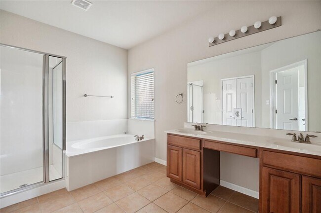 Building Photo - 4517 Heritage Well Ln
