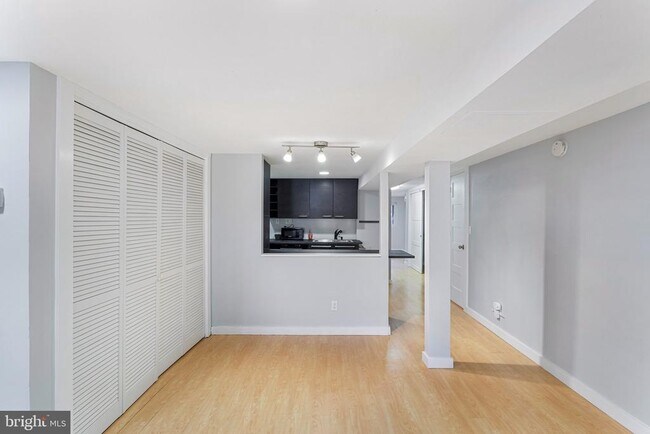 Building Photo - 1311 East Capitol St SE