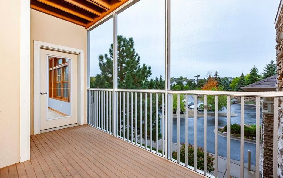Building Photo - 500 Greenhaven Dr