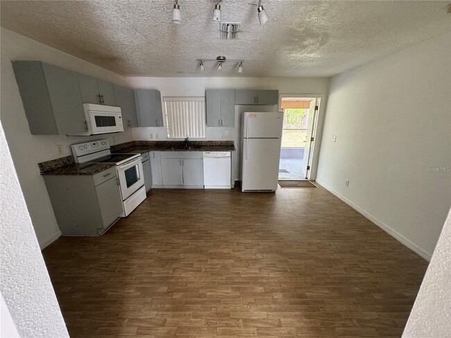 Building Photo - 821 Savona Pl