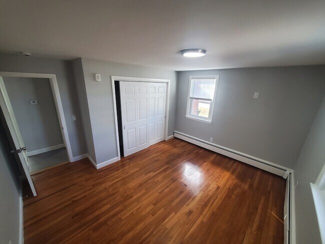 Building Photo - 433 B Sea St