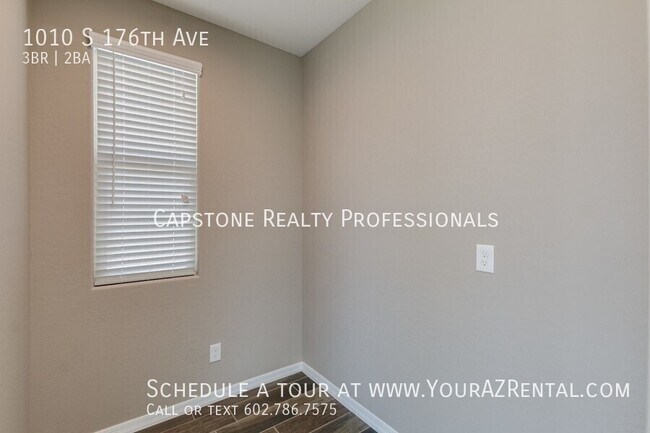 Building Photo - 1010 S 176th Ave