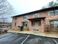 Building Photo - PRICE IMPROVEMENT!!  CHARMING 2 BEDROOM CO...