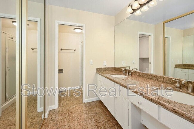 Building Photo - 1090 Livorna Rd