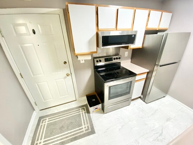 Primary Photo - 1 Bedroom Apartment in Burlington VT Avail...