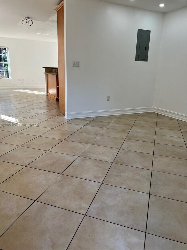 Building Photo - 158 SW 96th Ct