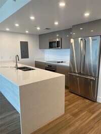 Building Photo - 13800 Highland Dr