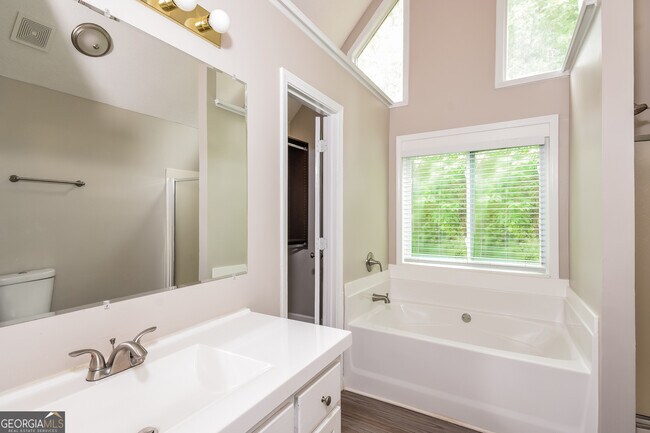 Building Photo - 45 Indian Hills Dr