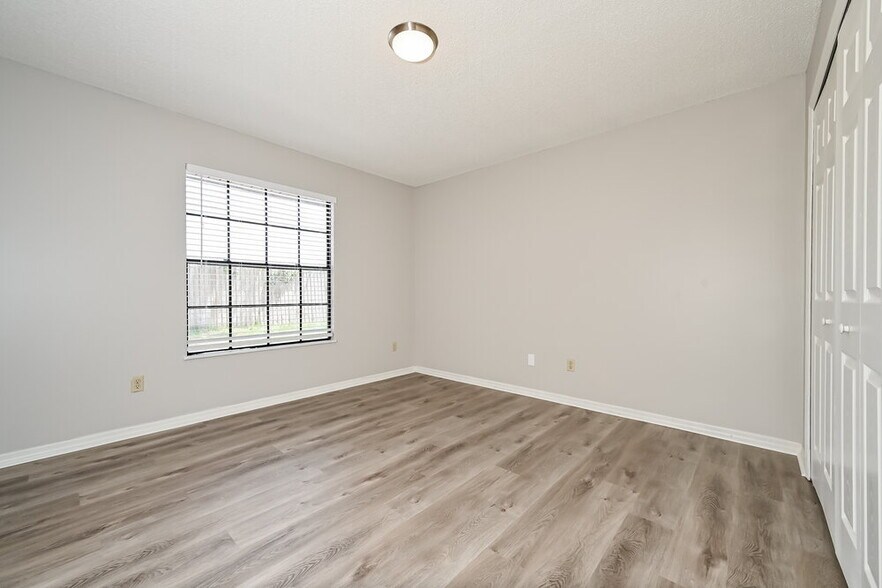 Building Photo - 8014 Dunstable Cir