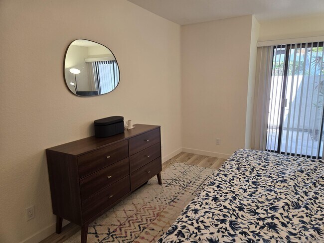 Building Photo - 4064 Crystal Dawn Ln