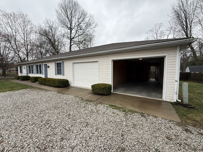 Building Photo - 25 W Collins St