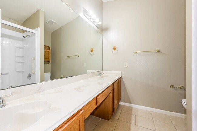 Building Photo - 23 Emery Cliff Pl