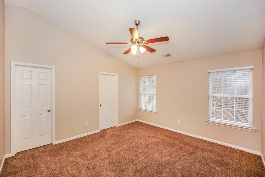 Building Photo - 1912 Waters Trail Dr