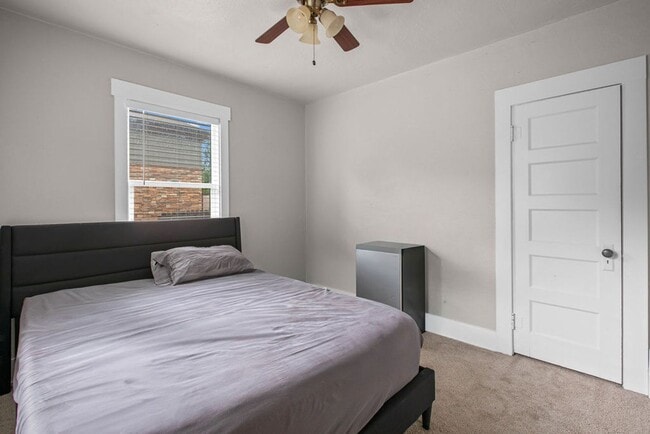 Building Photo - Students Welcome! Spacious 4 Bedroom Home Near CSU